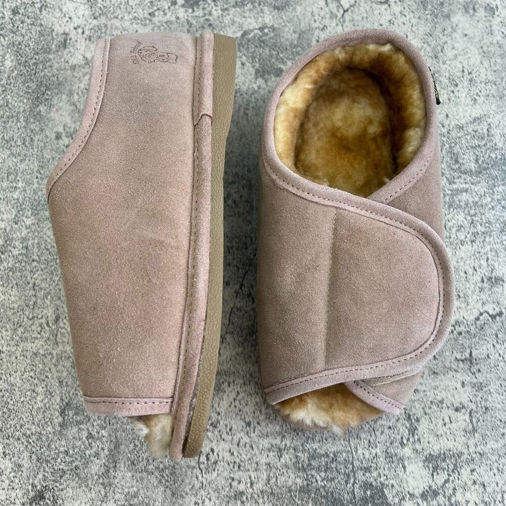 Old Friend Mens Suede Sheepskin Slipper Pinkish/Beige  Size 7.5-8.5